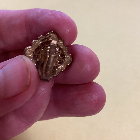 Beautiful sparkly earrings clip on style - Picture 5 of 5